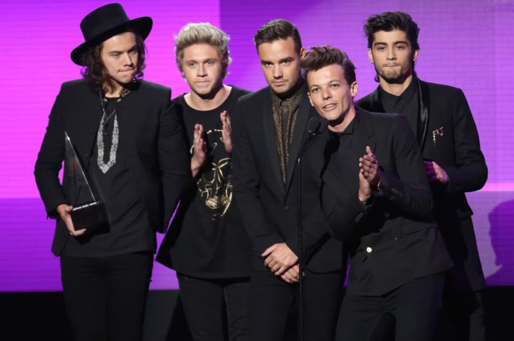 One Direction wins Artist of Year prize at AMAs 2014